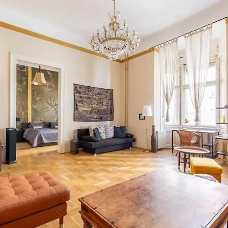 Apartment Bourgeois Boheme Apt. 88 M² Center