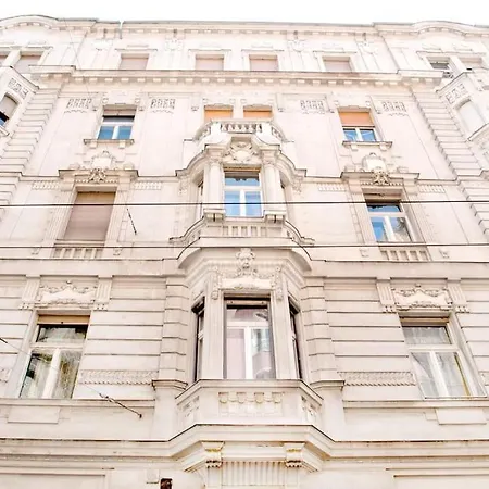 Apartment Bourgeois Boheme Apt. 88 M² Center Budapest