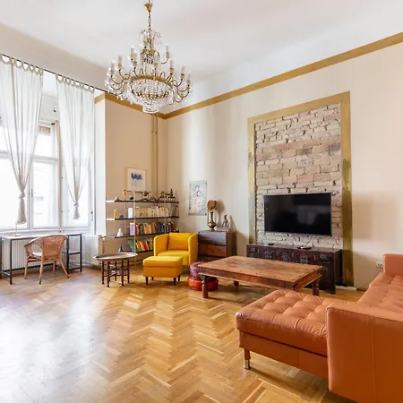 Apartment Bourgeois Boheme Apt. 88 M² Center