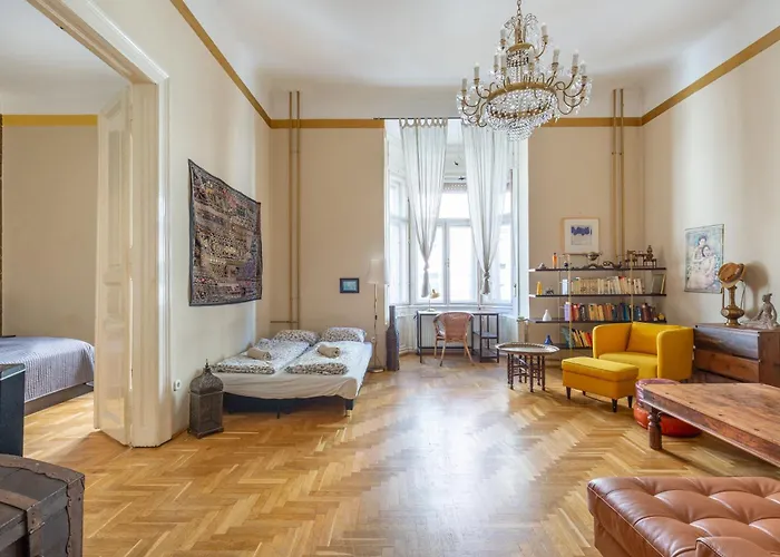 Bourgeois Boheme Apt. 88 M² Center アパート ブダペスト